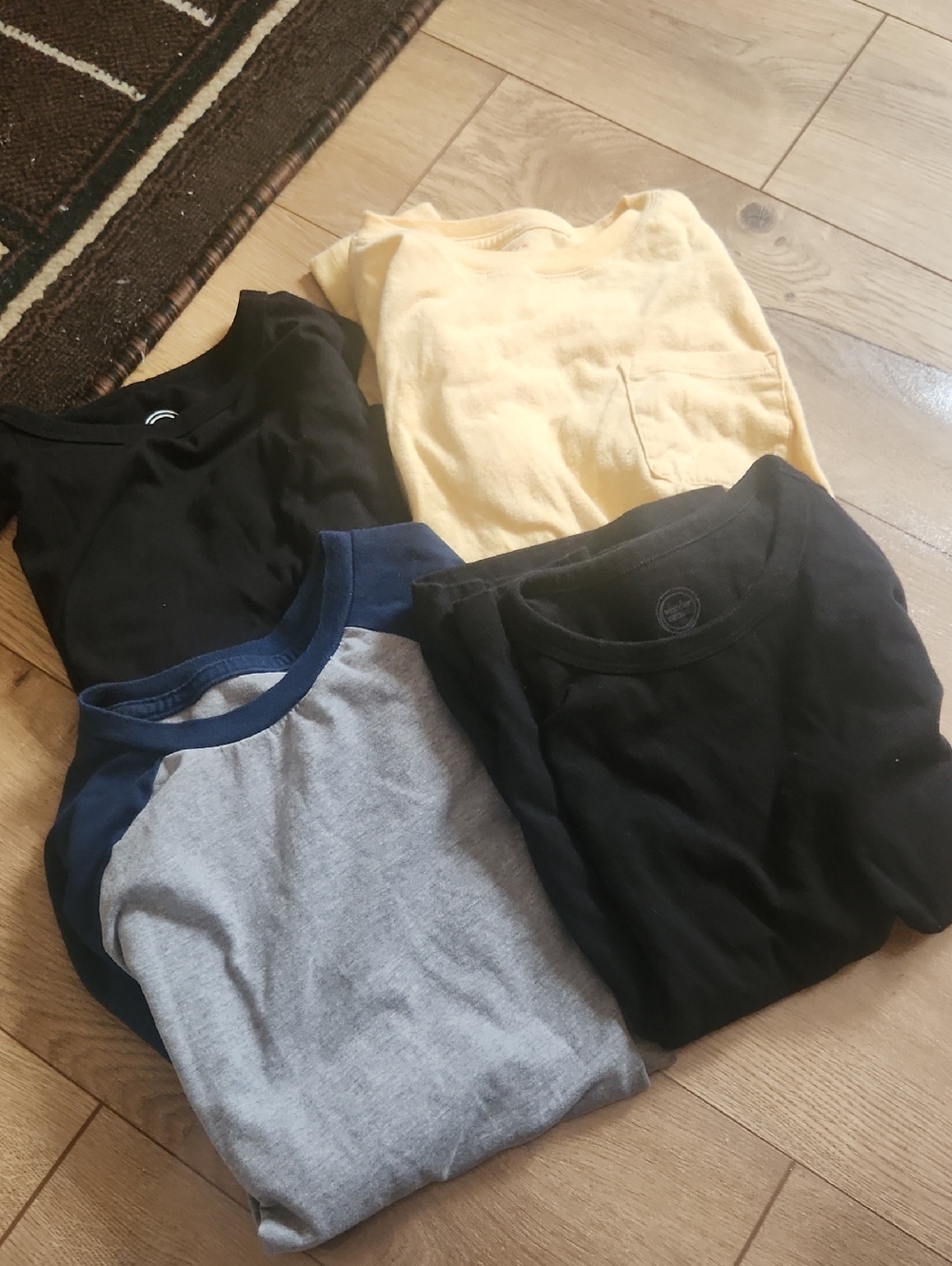 4 Long Sleeve Tops Boys Size 8